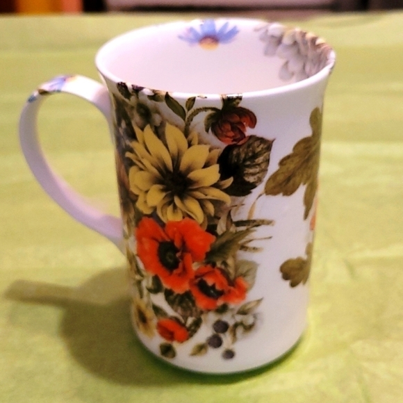𝅺FINE bone china coffee cup. Flowers. Beautiful cup - Picture 3 of 5
